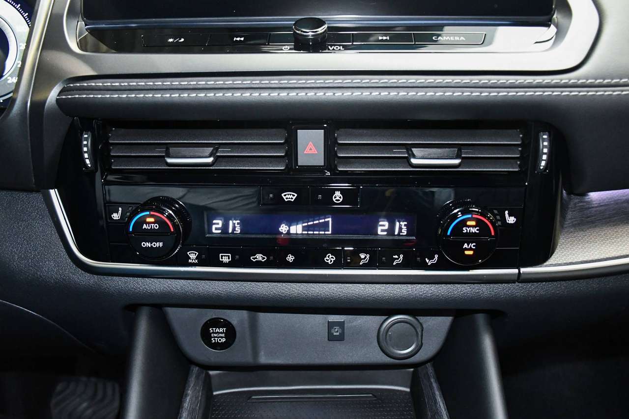 Nissan Qashqai Qashqai 1.3 DIG-T MHEV Tekna Xtronic - NAVIGATIE / PANO DAK / CAMERA / SMARTLINK / BLIS / ACC — foto 14 van 20
