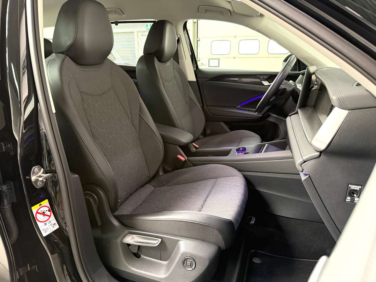 Volkswagen Tayron Tayron 1.5 eTSI ACT Life 7pl. DSG 360°CAM*TREKH*IQ LIGHT*TRAVEL ASS*BLIS*ACC*CARPLAY*DAB*NAVI*AC3ZONE — foto 14 van 25