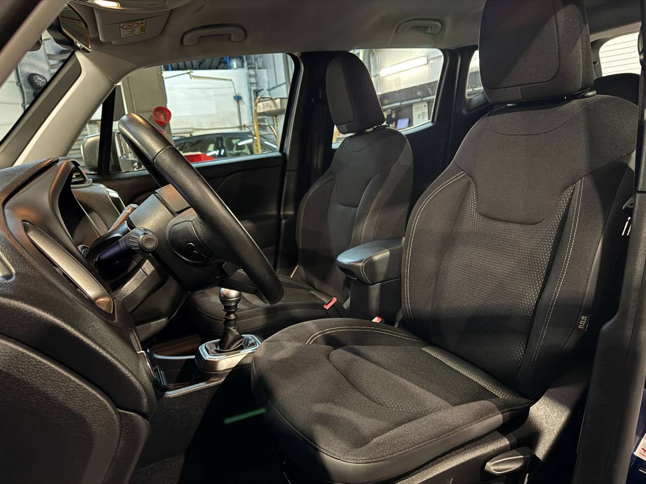 Jeep Renegade 1.0 T3 Limited — foto 6 van 17