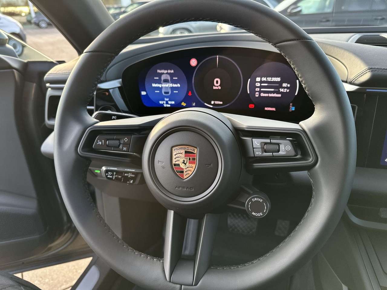 Porsche Macan 4ELEK/21"/PANODAK/TREKH/LEDER/AVENTURIENGROEN — foto 9 van 19