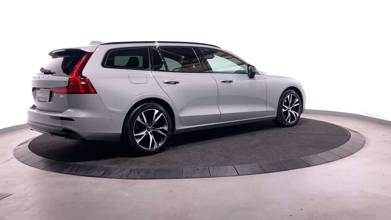 Volvo V60 B4 PLUS DARK + HK + 360° + 18” — foto 5 van 25