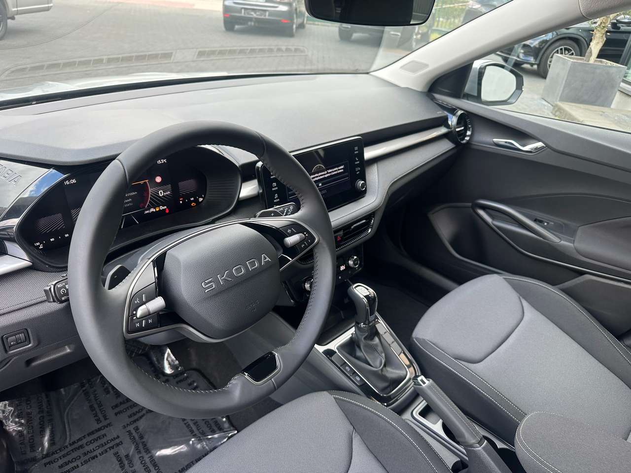 Skoda Fabia 1.0i  115pk DSG Automaat  Verw zetels NIEUW !!!! — foto 9 van 17