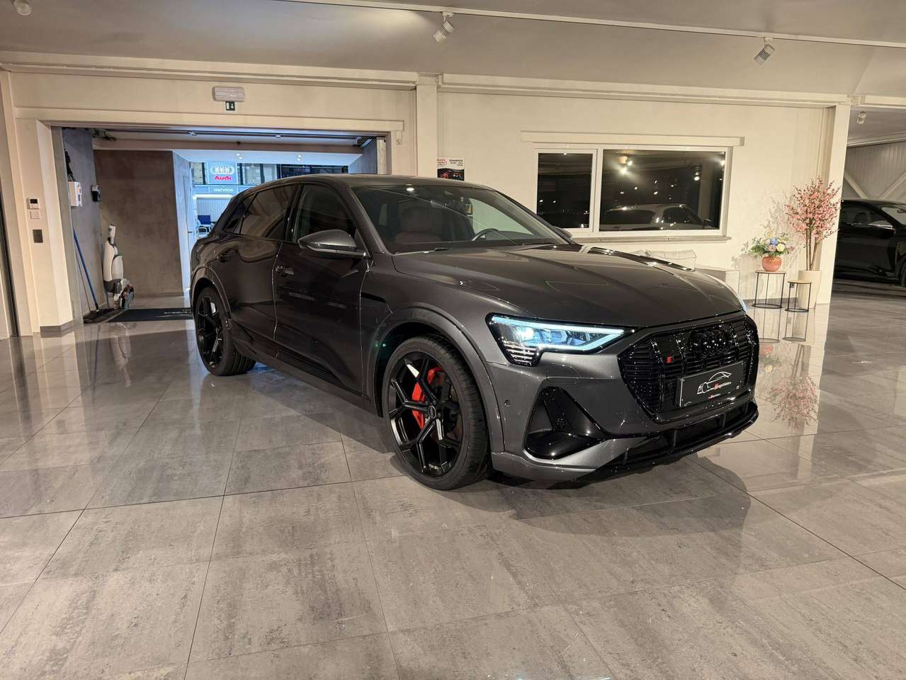 Audi Q8 e-tron SOLD BIJ GARAGE VRIENS YVES BV!!!! — foto 2 van 25