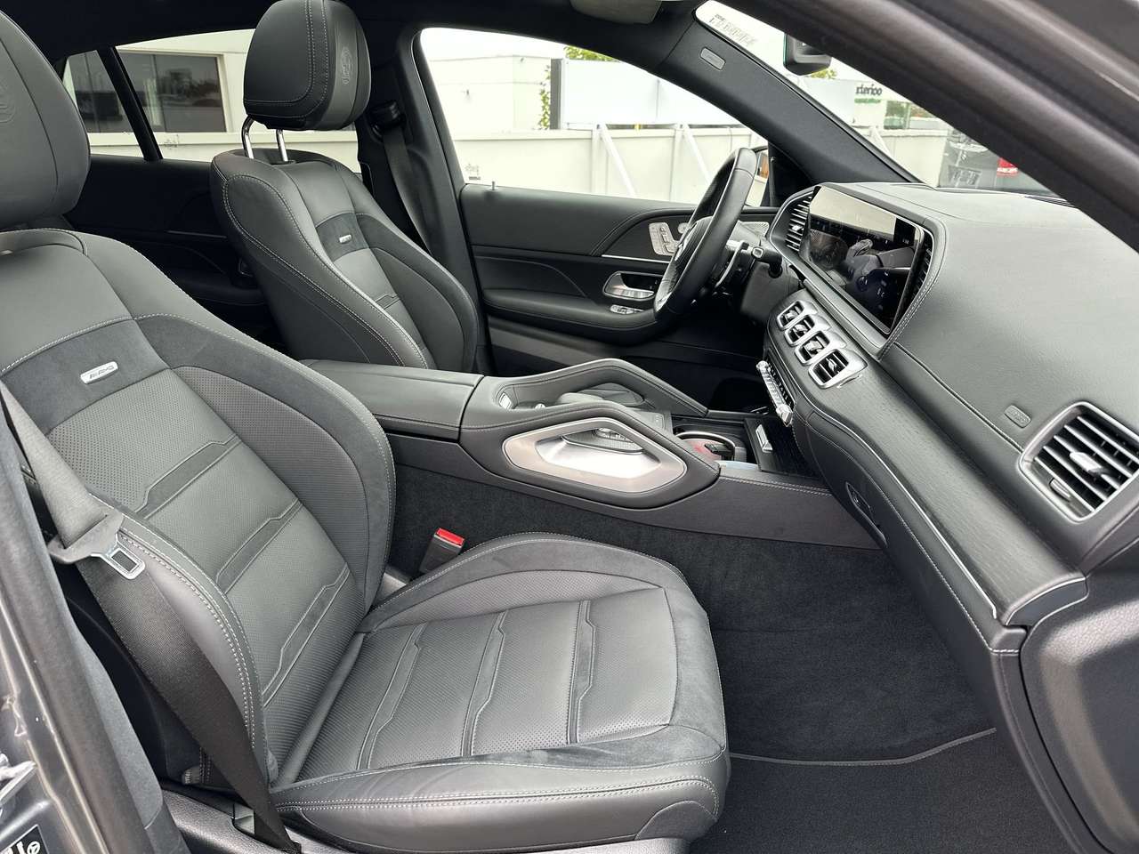 Mercedes-Benz GLE 53 AMG HYBR COUPE 4M/AMG PREM/29gr Co2/22"/TREKH/NIGHTPAK — foto 13 van 23