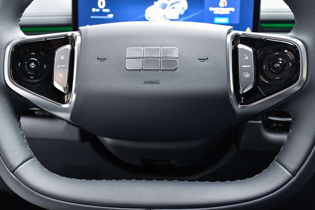 Geely Starray EM-i Max+ 136km NIEUW - NAVIGATIE / OPEN PANO-DAK / LEDER / CAMERA / ACC / BLIS / PDC — foto 21 van 24