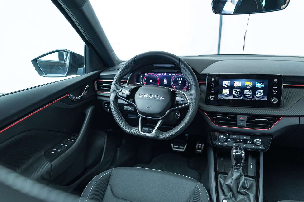 Skoda Kamiq MONTE CARLO|2J-GARANTIE|PANO|ACC|LA|HEATEDSEATS| — foto 18 van 25