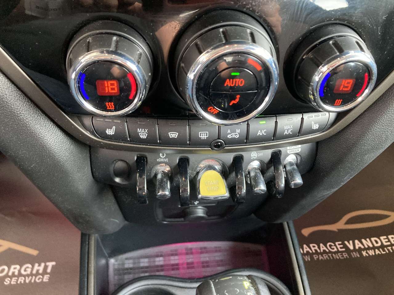 MINI Cooper Countryman PHEV AUTOMAAT AWD +TAL VAN OPTIES — foto 15 van 21