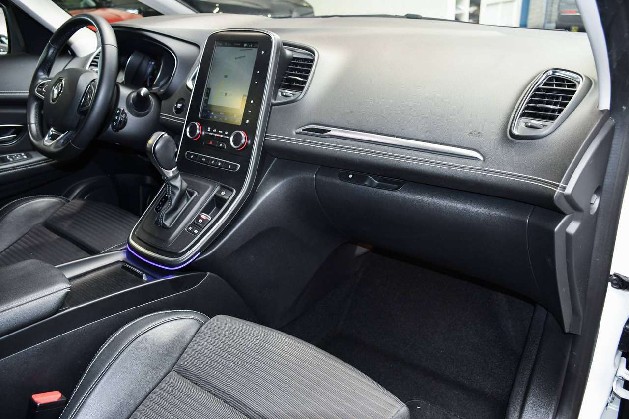 Renault Scenic Scenic 1.33 TCe Intens EDC - NAVIGATIE / CAMERA / SMARTLINK / BLIS / PDC / CC — foto 7 van 20