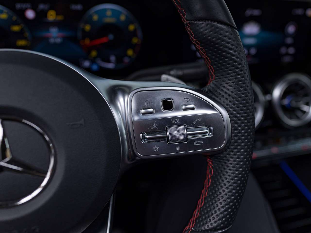 Mercedes-Benz GLB 180 AMG Line|CARBON|PANO|360°|HEAD-UP|SFEERVERL.|ZETELVERW|KEYLESS|ACC|LA|GARANTIE| — foto 24 van 25