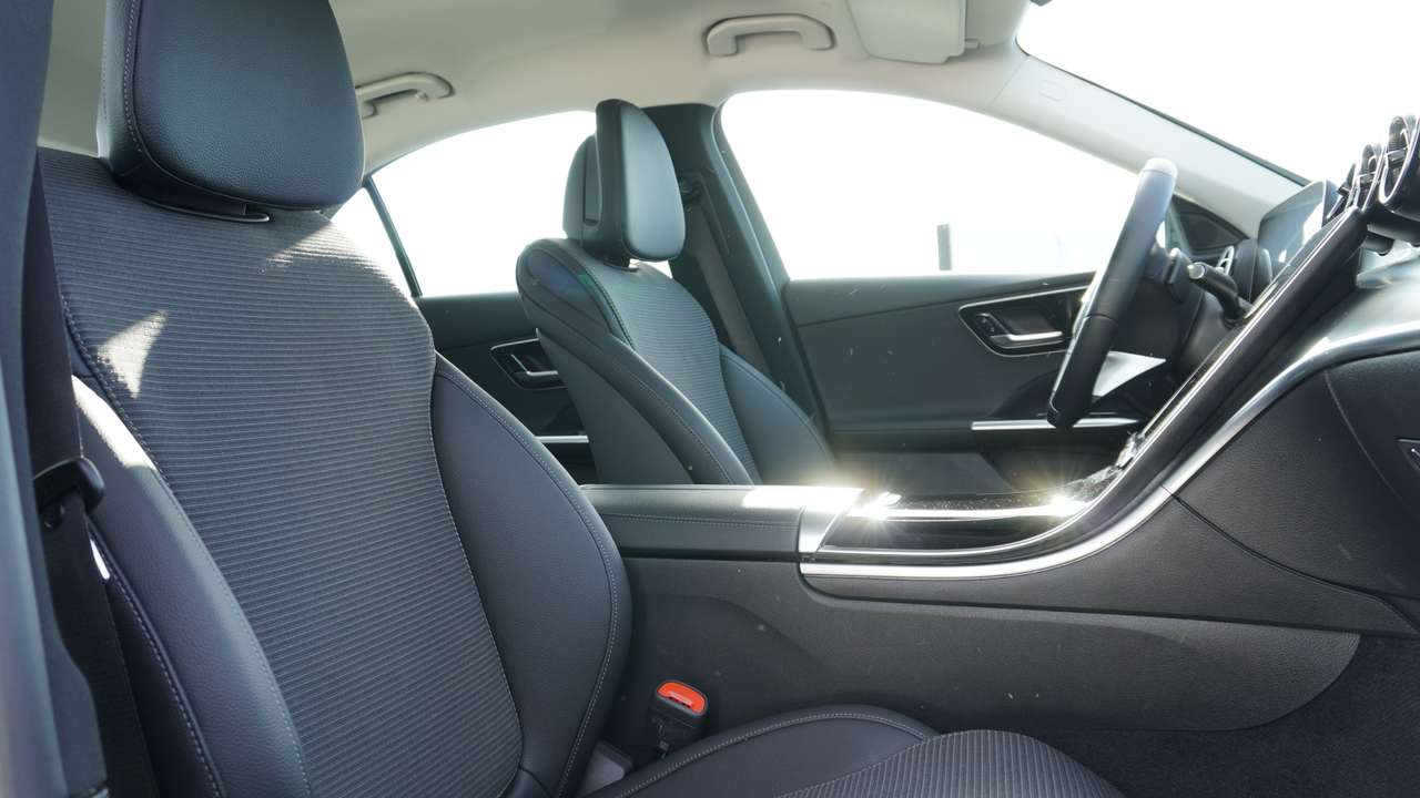 Mercedes-Benz C 180 Luxury Line Dodehoek Camera Smartphone Navi — foto 8 van 16