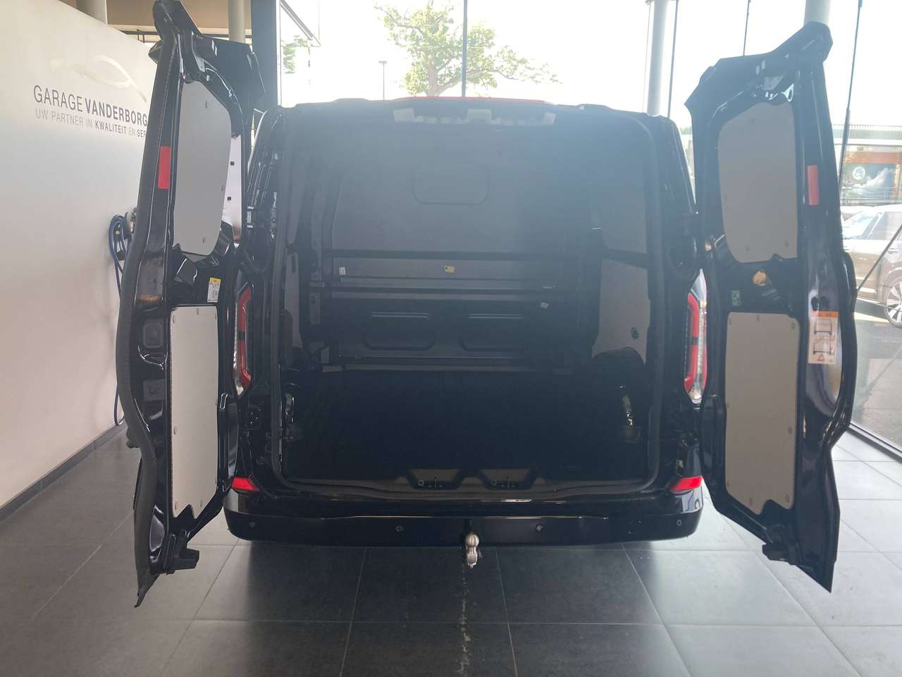 Ford Transit Custom MULTI-USE L2 SPORT PHEV 5 ZIT NIEUW OKM 45400+BTW — foto 6 van 22