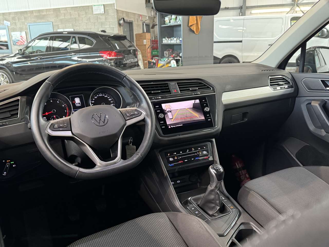 Volkswagen Tiguan 1.5 TSI Life Navigatie / Camera / DAB — foto 8 van 17
