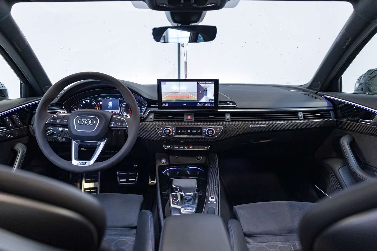 Audi RS4 QUATTRO|CERAMIC|CARBON|360°|B&O|PANO|ALCANTARA| — foto 21 van 25