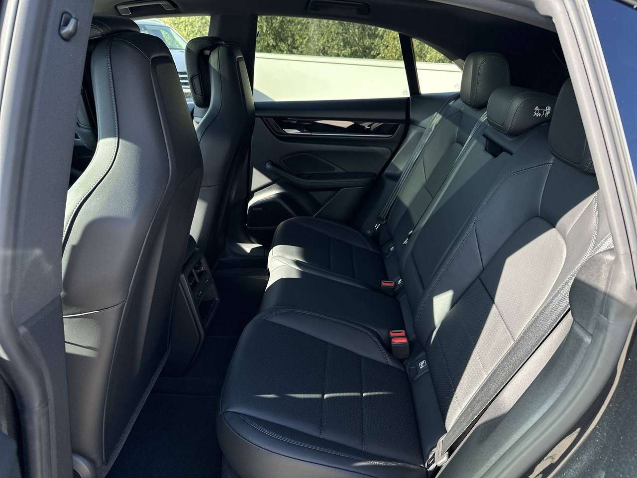 Porsche Macan ELECTRIC  Pano Dak Lederpakket 21" Bose — foto 11 van 19