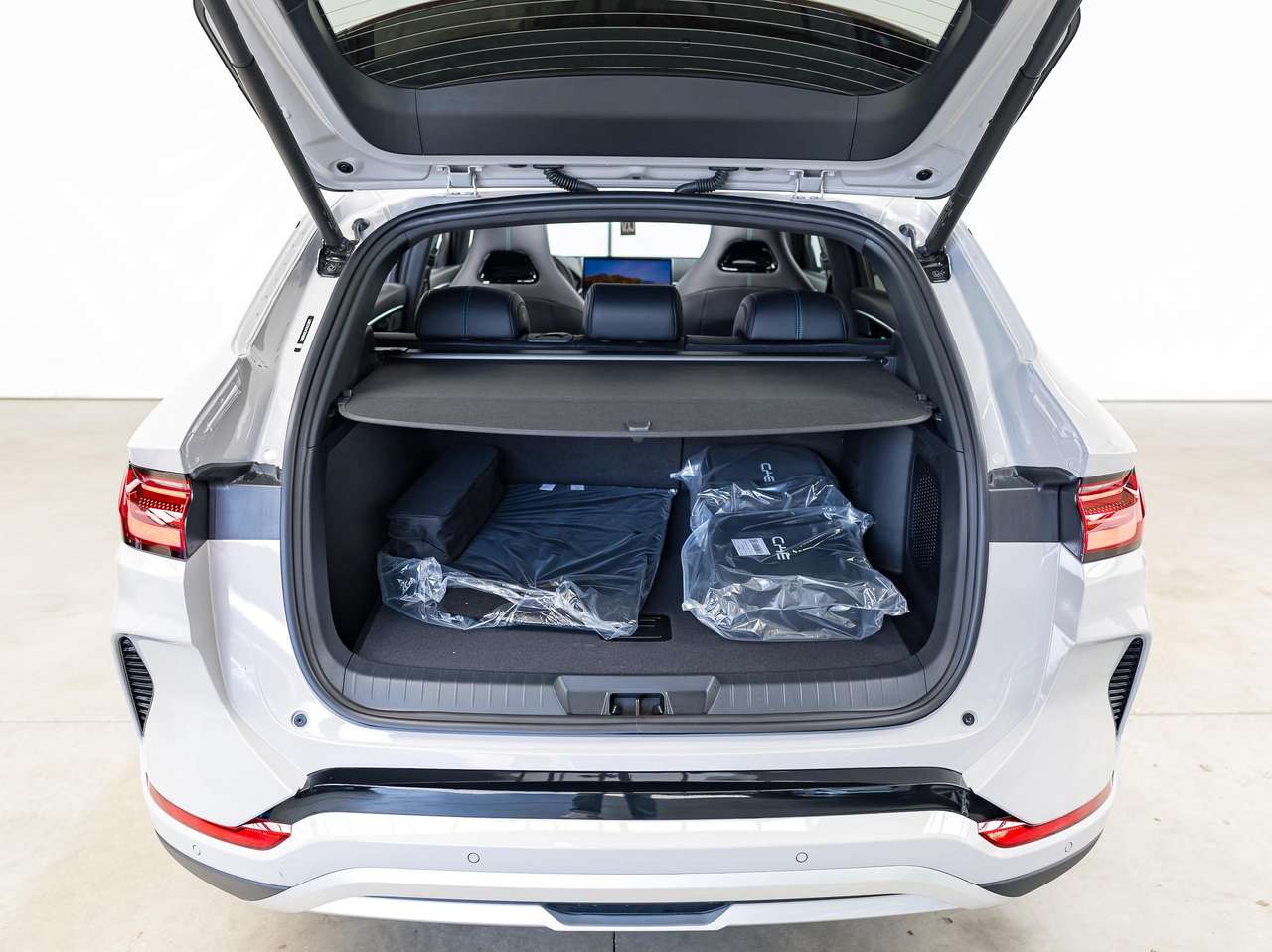 BYD Seal U ONMIDDELIJK LEVERBAAR!|BYD Seal U BOOST | BOUNDLESS GREY | pHEV | PANO | ACC | LA | 360° | — foto 12 van 25