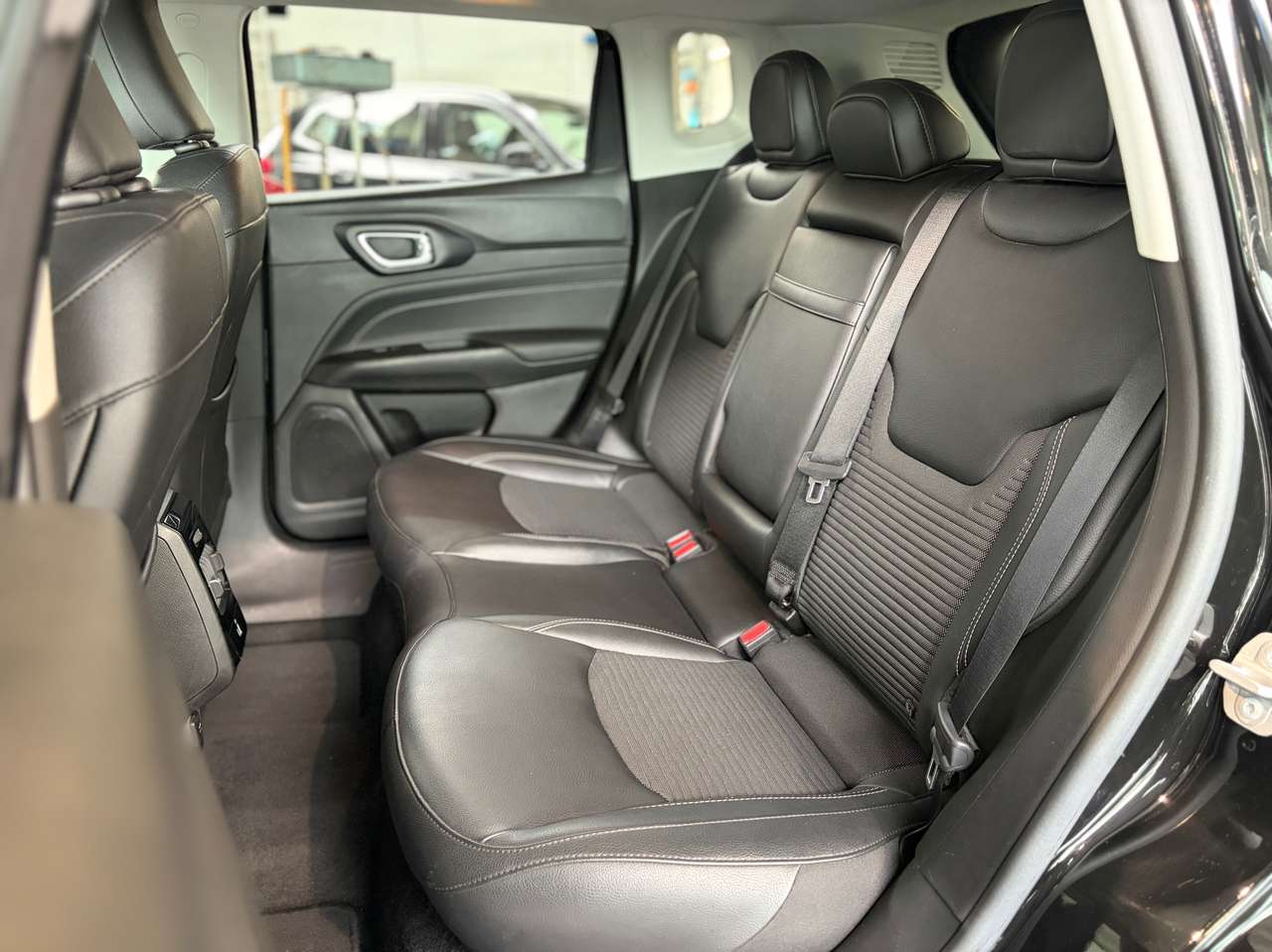 Jeep Compass PHEV 1.3 Turbo eAWD | Limited — foto 7 van 19