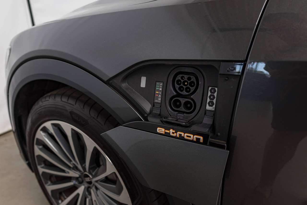 Audi e-tron 95 kWh 55 QUATTRO|2X S-LINE|KEYLESS|SFEERVERL.|ZETELVERW.|ACC|LA|GARANTIE| — foto 12 van 25