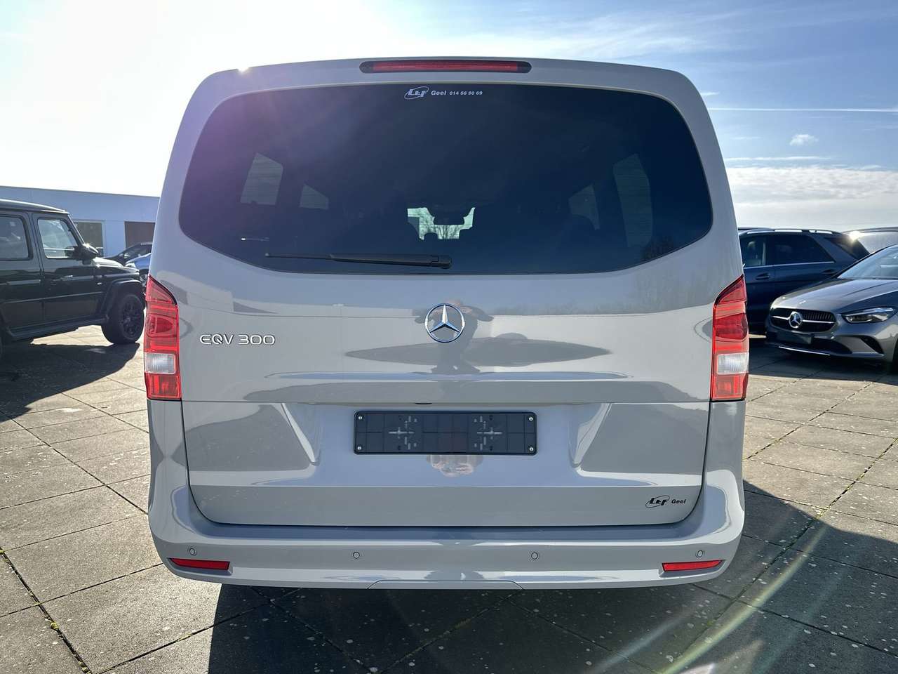 Mercedes-Benz EQV 300 L2  nieuw model Leder navi Distronic Dodehoek Multibeam — foto 6 van 18