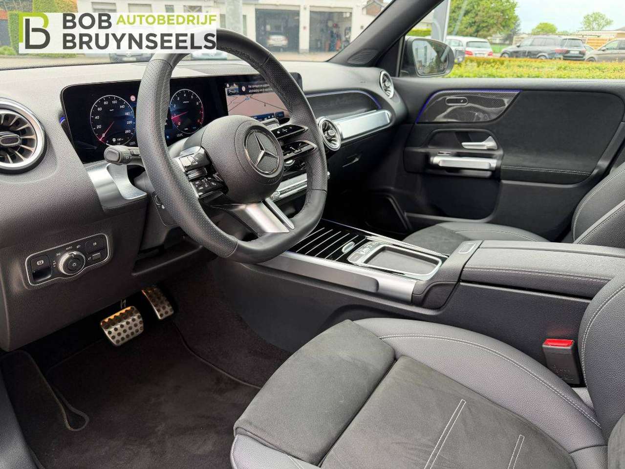 Mercedes-Benz GLB 180 AMG Line | Alpinegrijs | Lifecycle Edition | Nightpakket | Panodak | Camera |Keyless GO — foto 13 van 20