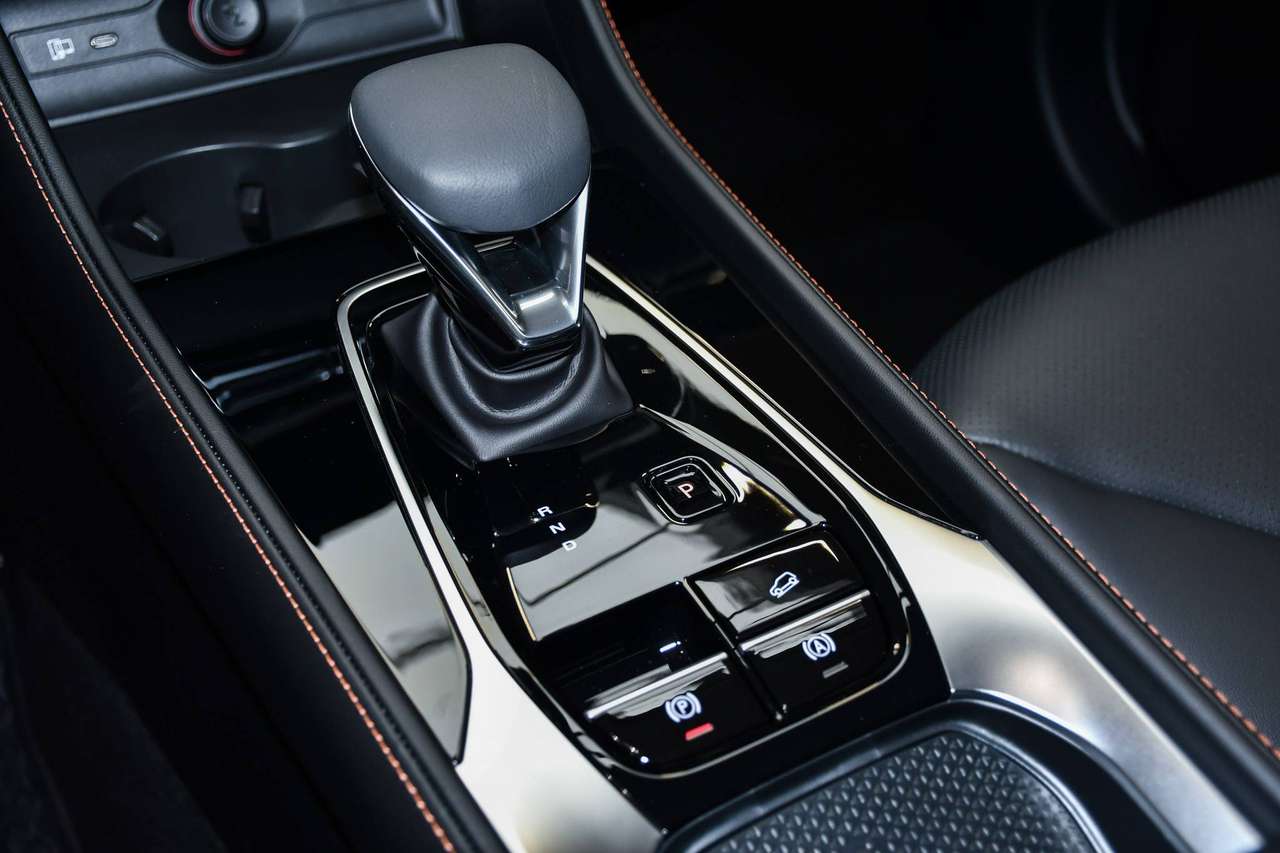 MG HS HS Hybrid  1.5 Turbo Luxury - NAVIGATIE / 360 CAMERA / SMARTLINK / ACC / BLIS — foto 22 van 24