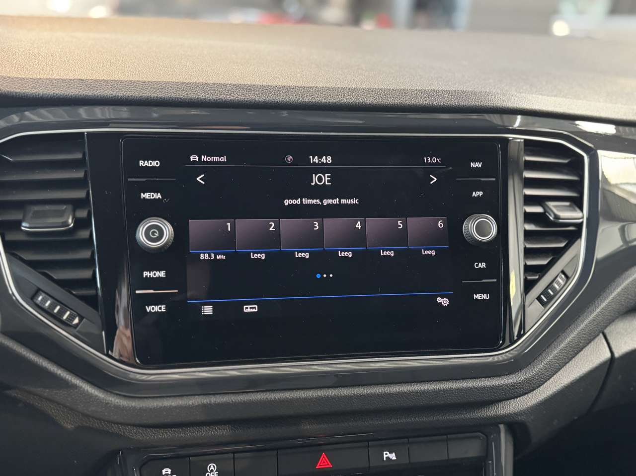 Volkswagen T-Roc 1.5 TSI R-Line DSG/Automaat — foto 12 van 17