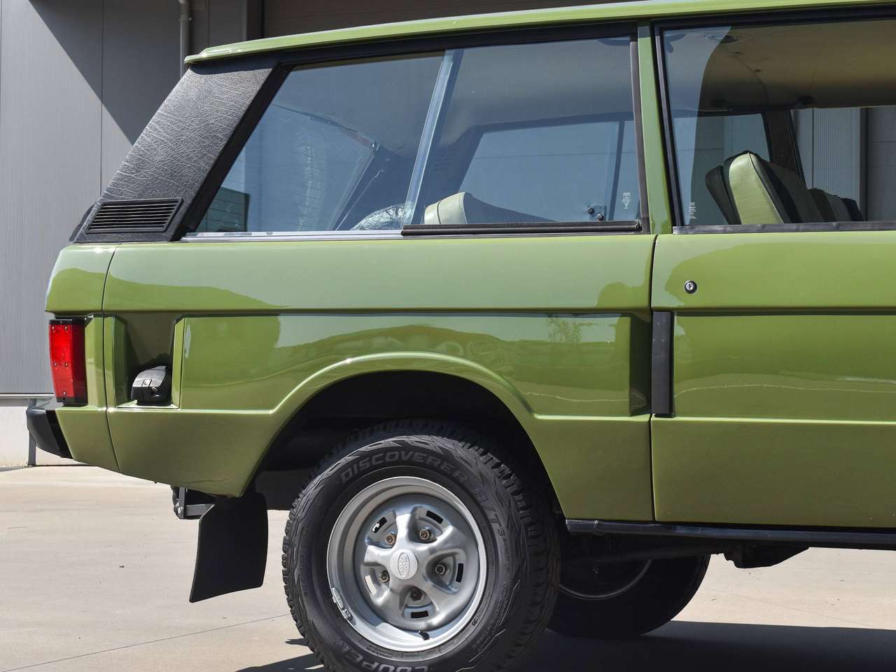 Land Rover Range Rover Classic V8 / Warwick Green / Restored / Suffix D — foto 11 van 19
