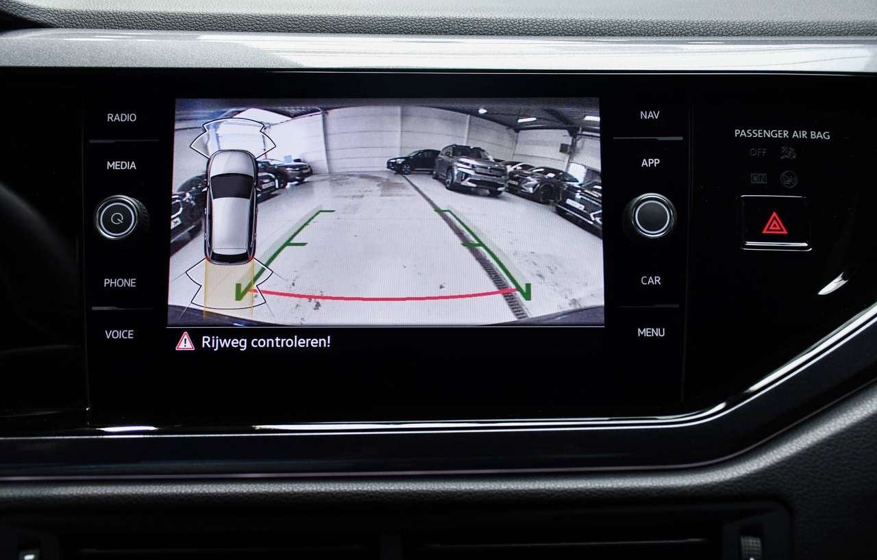 Volkswagen Polo GTI Polo GTI 2.0 TSI DSG - NAVIGATIE VIA SMARTLINK / CAMERA / BLIS / ACC / PDC — foto 10 van 20