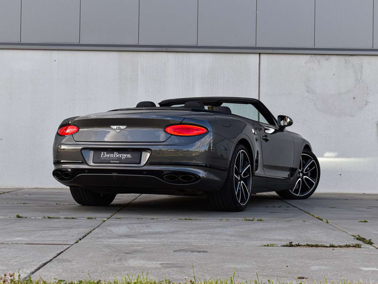 Bentley Continental GTC 4.0 V8 Mulliner - Blackline - NP: €309.996,- — foto 14 van 25