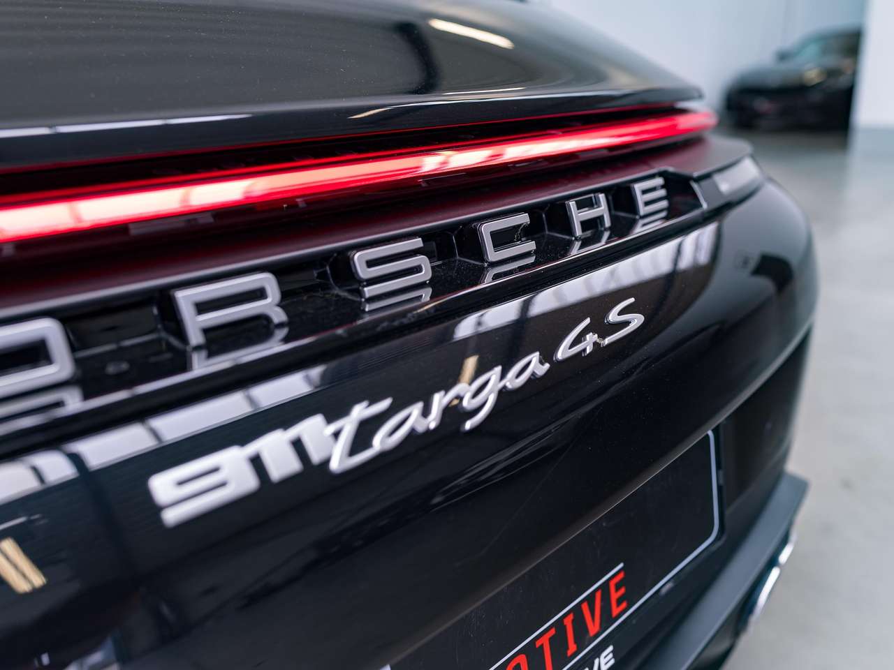 Porsche 992 911 TARGA 4S CABRIO|AWD|KEYLESS|BOSE-SOUND-SYSTEM|AMBIENT-LIGHT|HEATED-SEATS|ACC|LA|GARANTIE| — foto 14 van 25