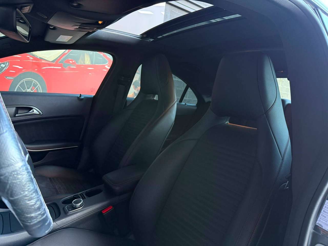 Mercedes-Benz CLA 200 Night Pack AMG LINE — foto 17 van 19