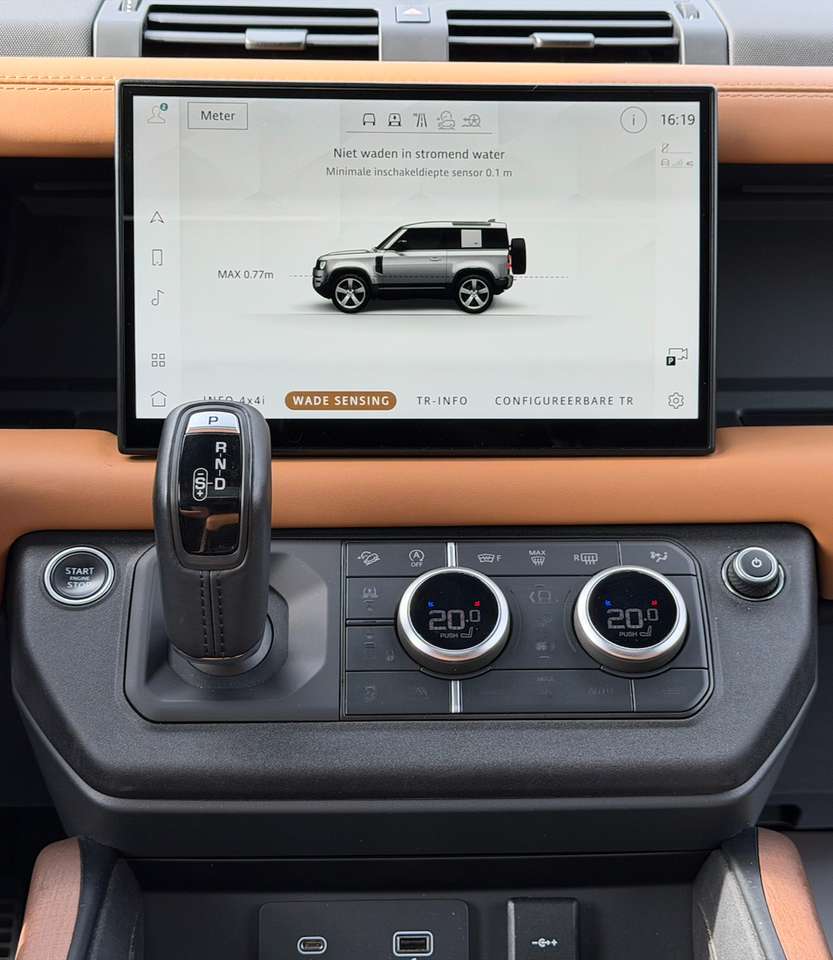 Land Rover Defender D300 KAHN PANO MERIDIAN 360°CAM VERWAMD EN GEVENTILEERD LEDER — foto 13 van 20