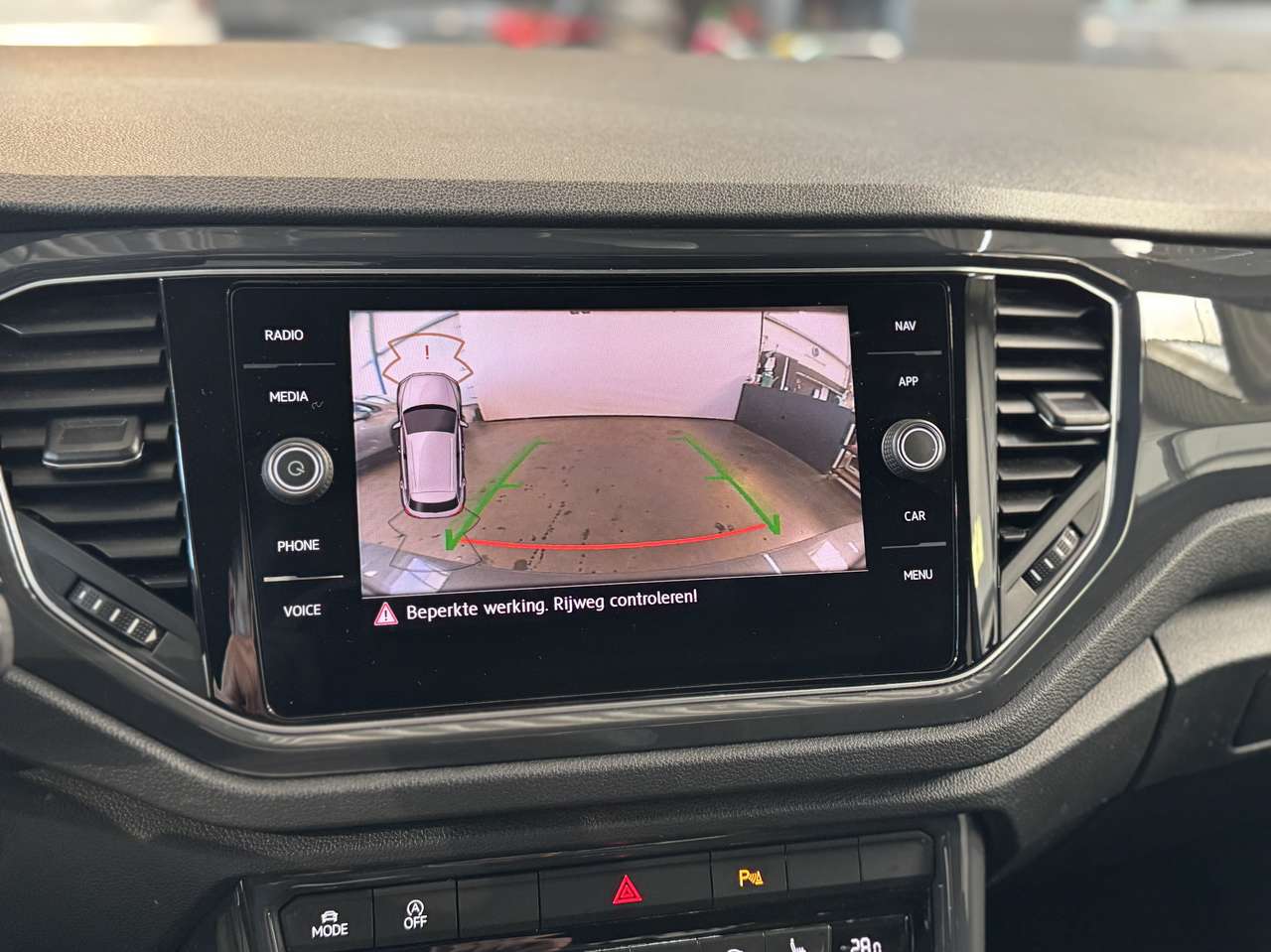 Volkswagen T-Roc 1.5 TSI R-Line DSG/Automaat — foto 14 van 17