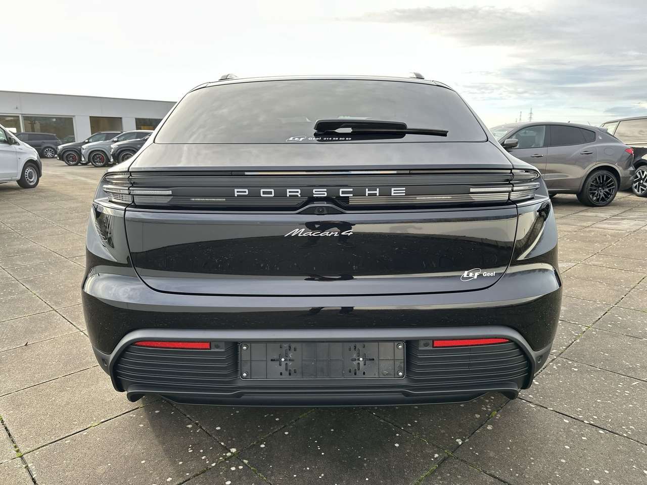 Porsche Macan 4ELEK/21"/PANODAK/TREKH/LEDER/ADAPT SNELHEIDSREG — foto 4 van 19