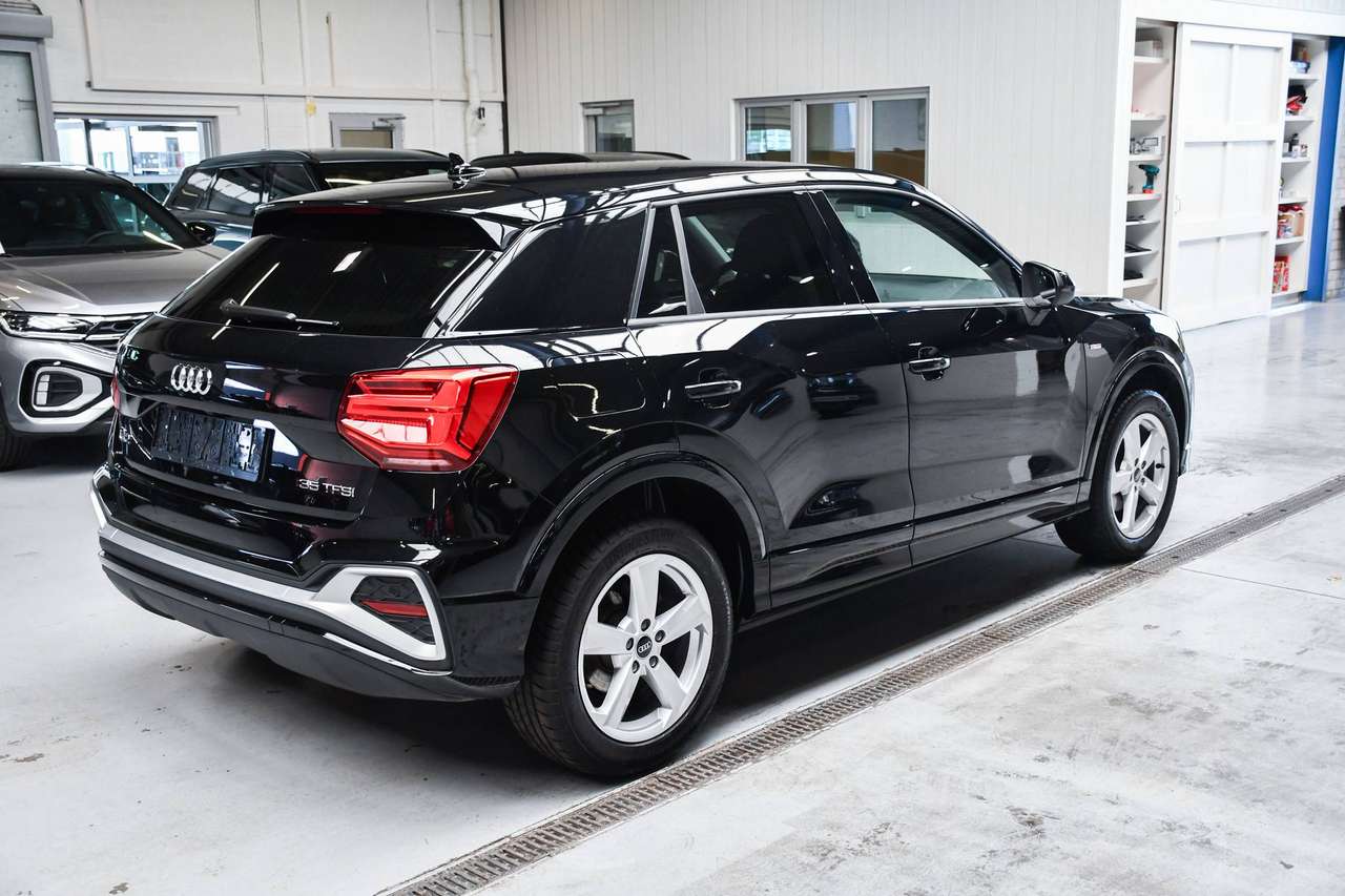 Audi Q2 Q2 35 TFSI S-Line Automaat - LEDER / NAVIGATIE / SMARTLINK / CAMERA / PDC — foto 3 van 20