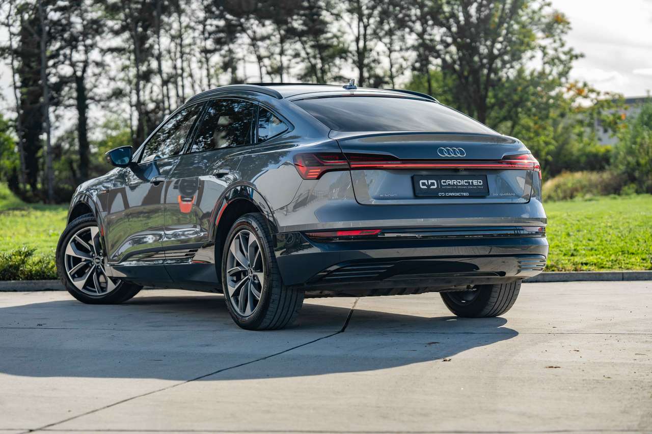 Audi e-tron (2022) — foto 9