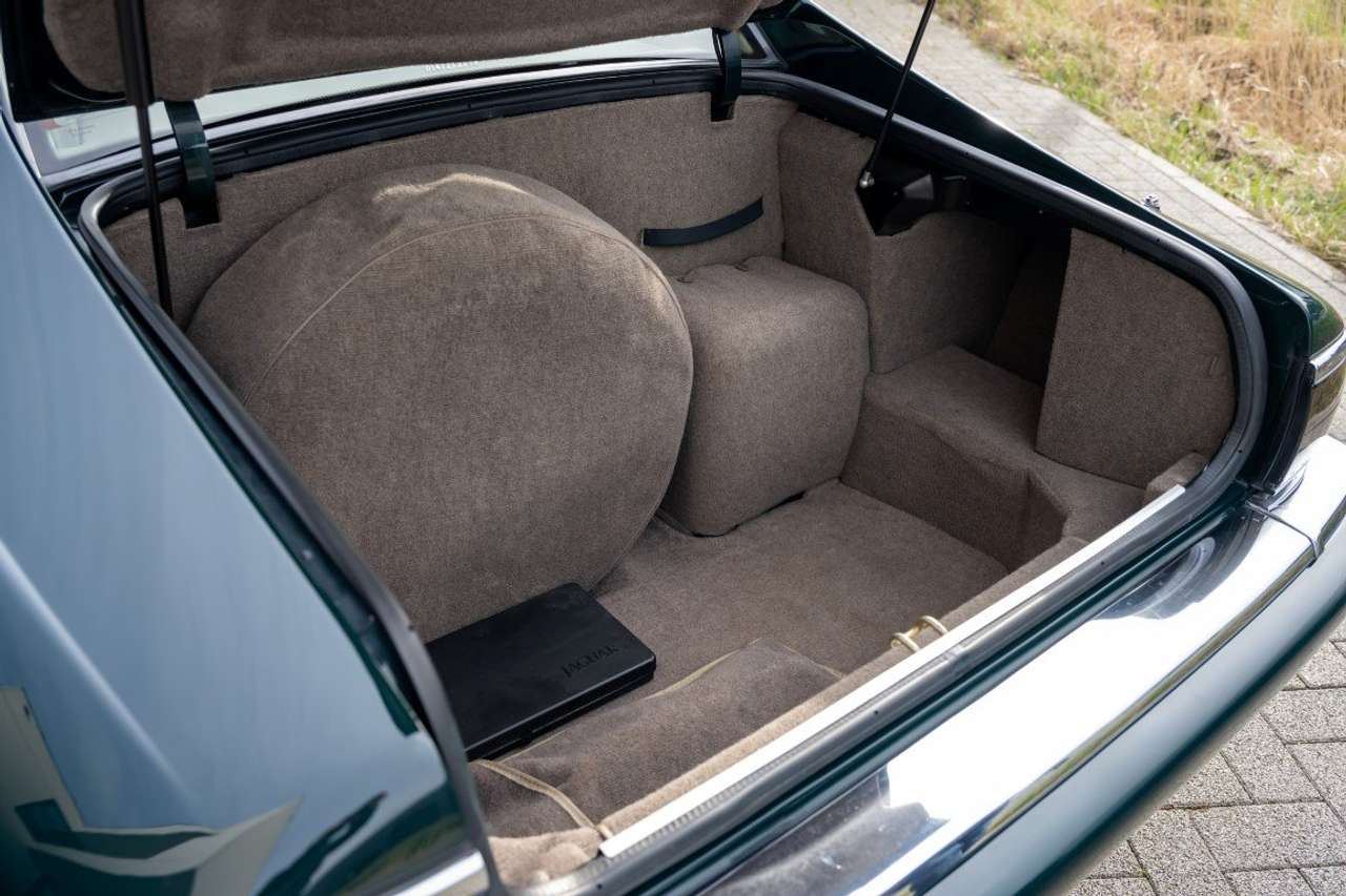 Jaguar XJS 4.0  Original Belgian car || 2 owners — foto 19 van 22