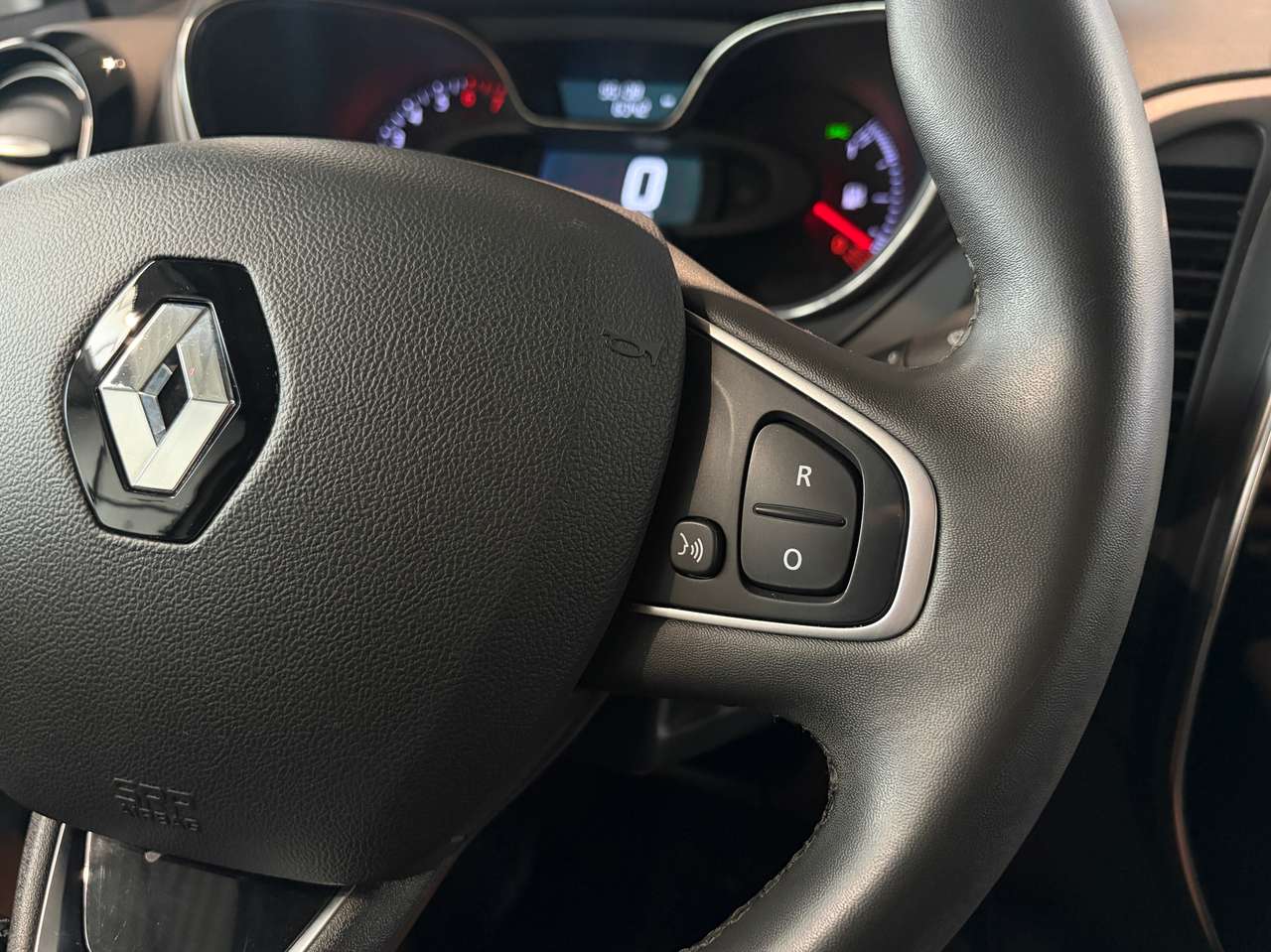 Renault Captur Limited | Apple CarPlay | Cruise Control — foto 14 van 15