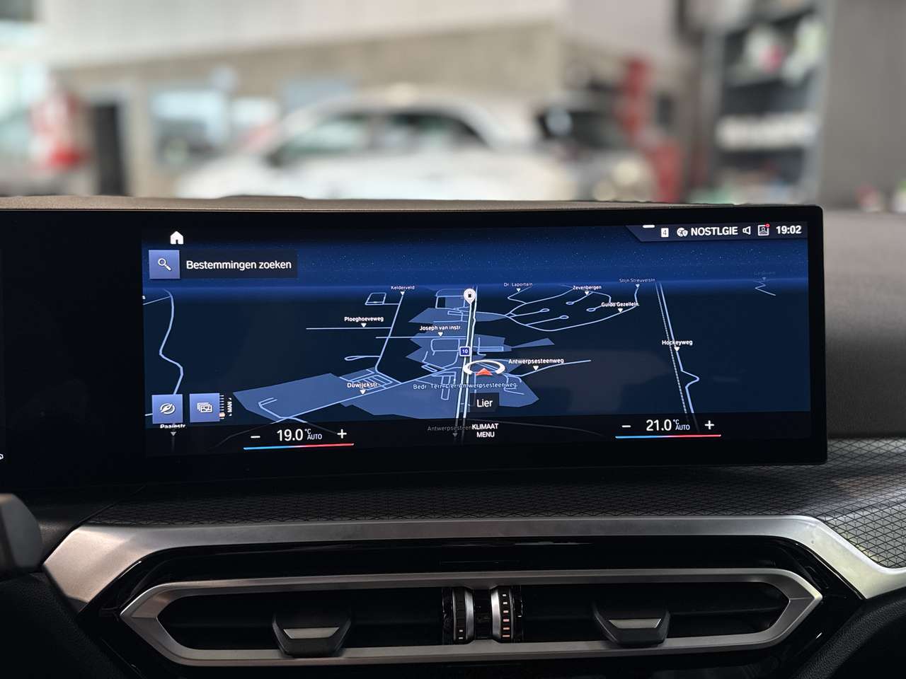 BMW 320 i Touring M-Sport — foto 14 van 20