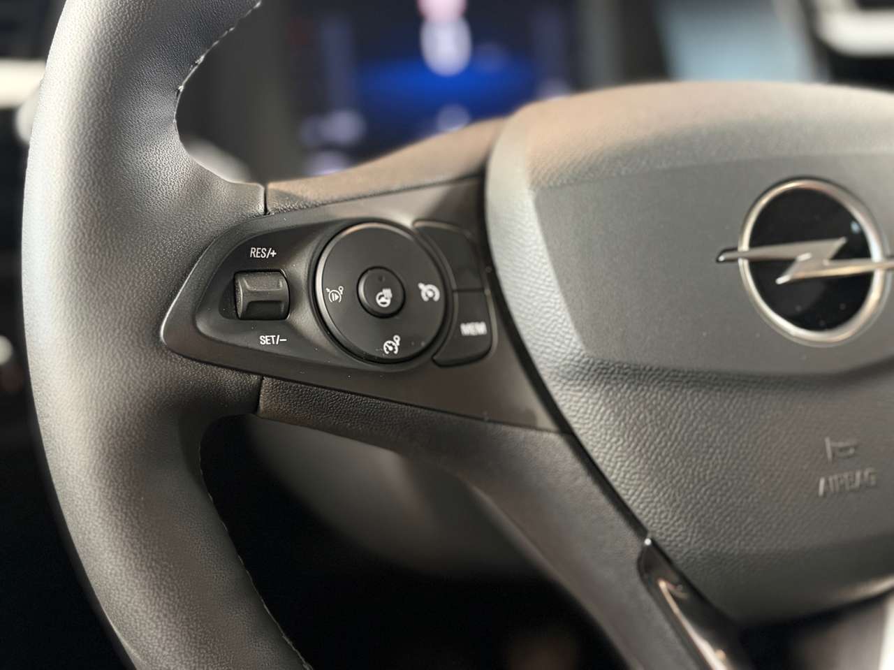 Opel Corsa 1.2i GS- Line met panoramisch dak! — foto 15 van 17