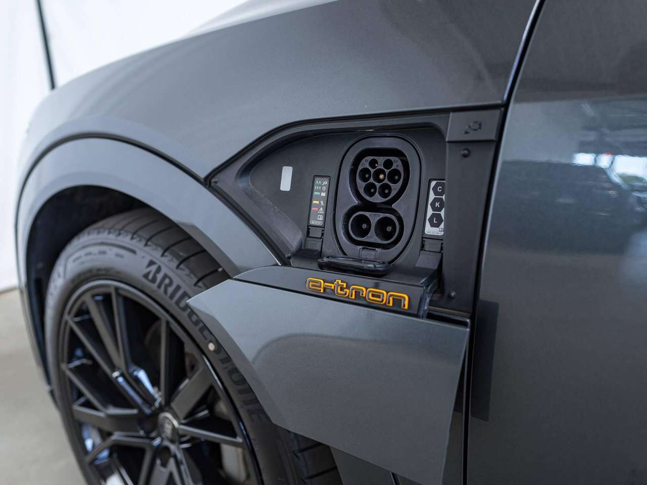 Audi e-tron 95 kWh 55 QUATTRO|2X S-LINE|KEYLESS|SFEERVERL.|ZETELVERW.|ACC|LA|GARANTIE| — foto 13 van 25