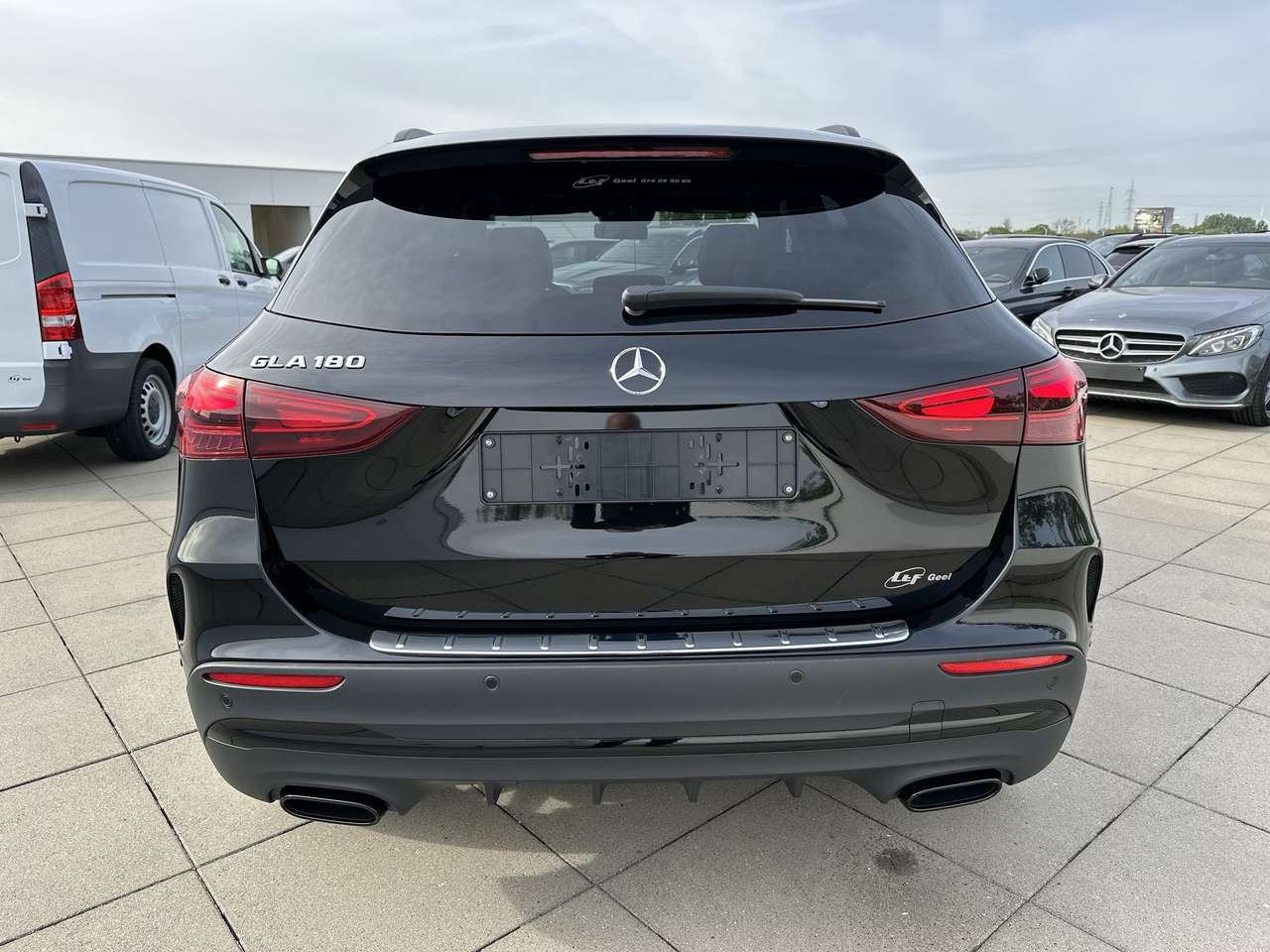 Mercedes-Benz GLA 180 AMG Line Pano Dak Distronic Nightpack 20" multispaaks  Full Full option!!! — foto 6 van 18