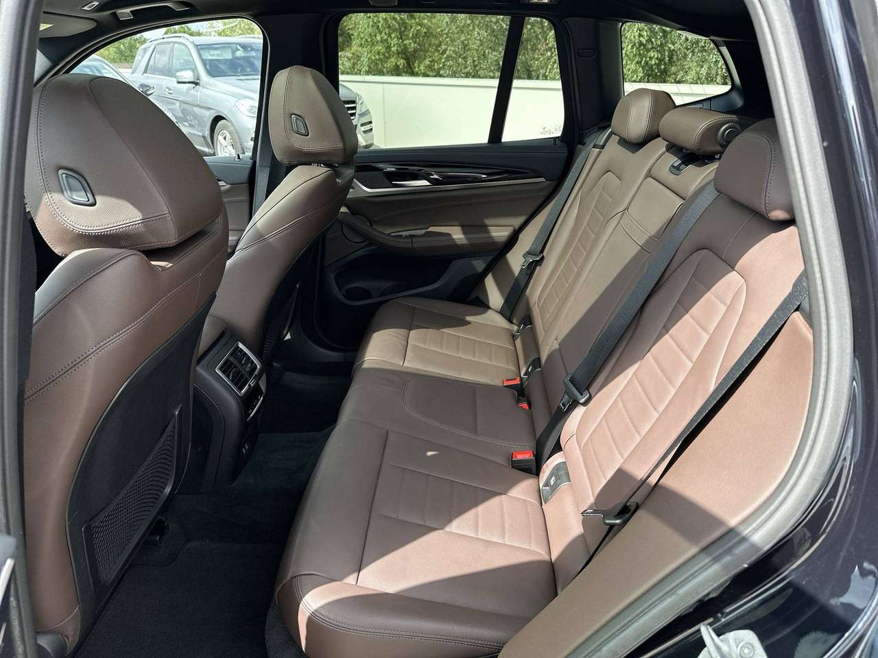 BMW iX3 iX3 80 kWh M-pakket Harman Kardon Driving Assist professional — foto 13 van 19