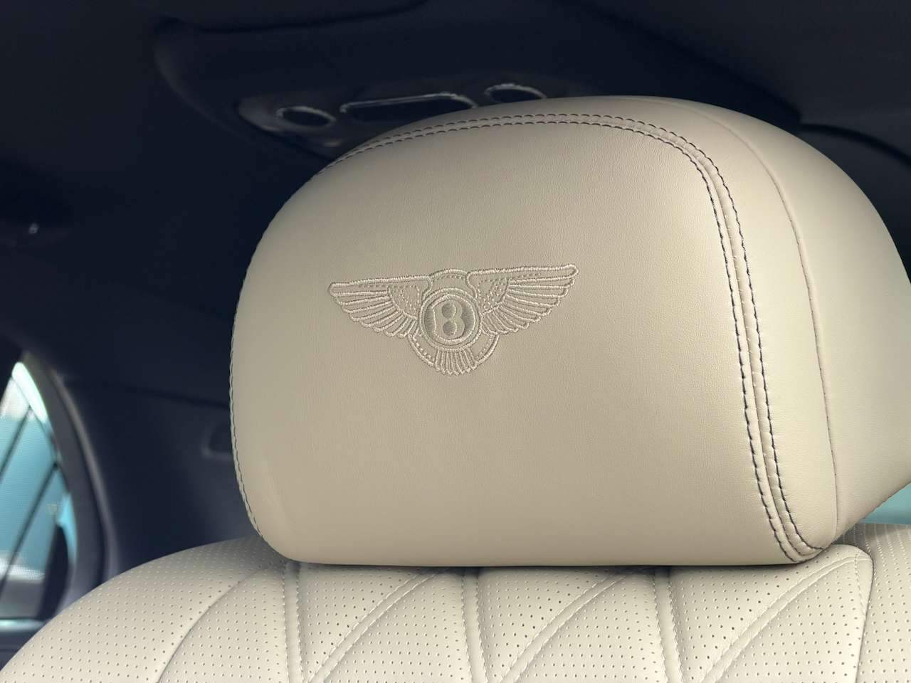 Bentley Flying Spur 4.0 V8 MULLINER FULL HISTORY — foto 11 van 15