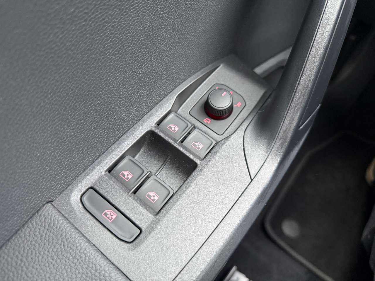 SEAT Ibiza Ibiza 1.0 TSI Move! Full Link DSG / LED / Bi-zone / PDC / CarPlay — foto 7 van 13