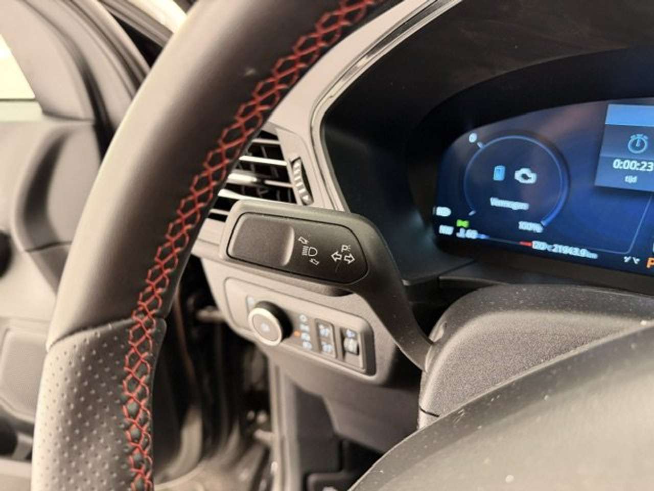 Ford Kuga ST-LINE FULL  HYBRID BENZINE AUTOMAAT — foto 21 van 22