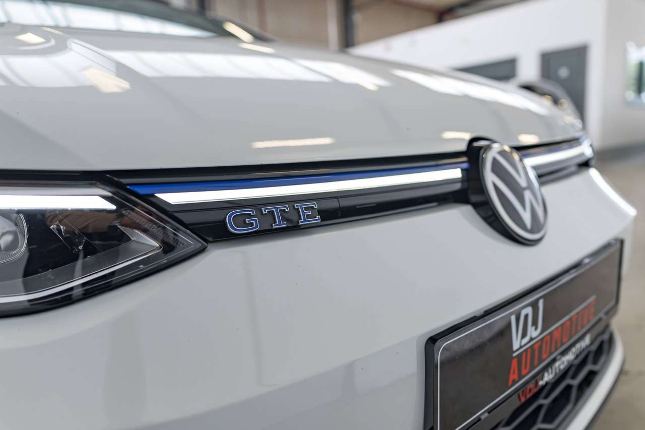 Volkswagen Golf GTE PANO|KEYLESS|STOELVERW.|SFEERVERL.|LA|ACC| — foto 8 van 25