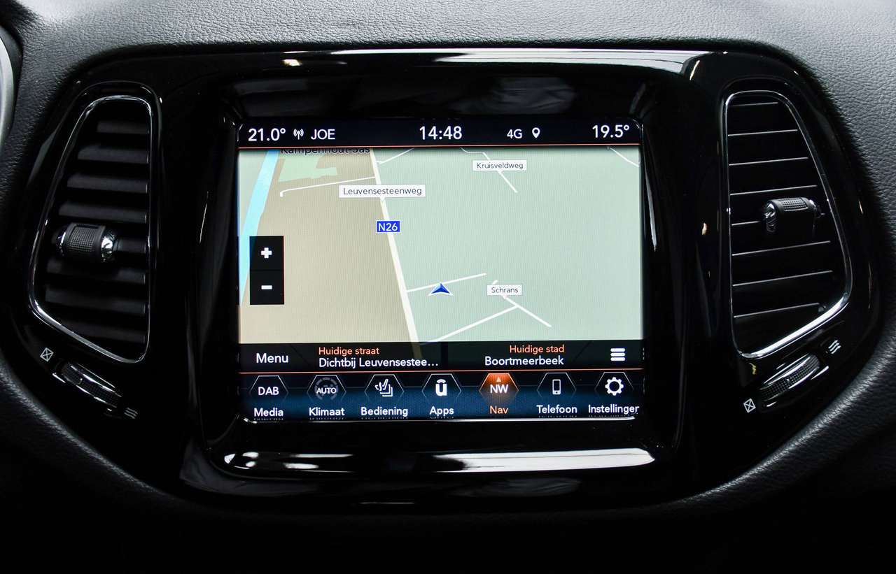 Jeep Compass Compass 1.3 Turbo 4x2 Limited DDCT - NAVI / PANO / BLIS / SMARTLINK — foto 9 van 18