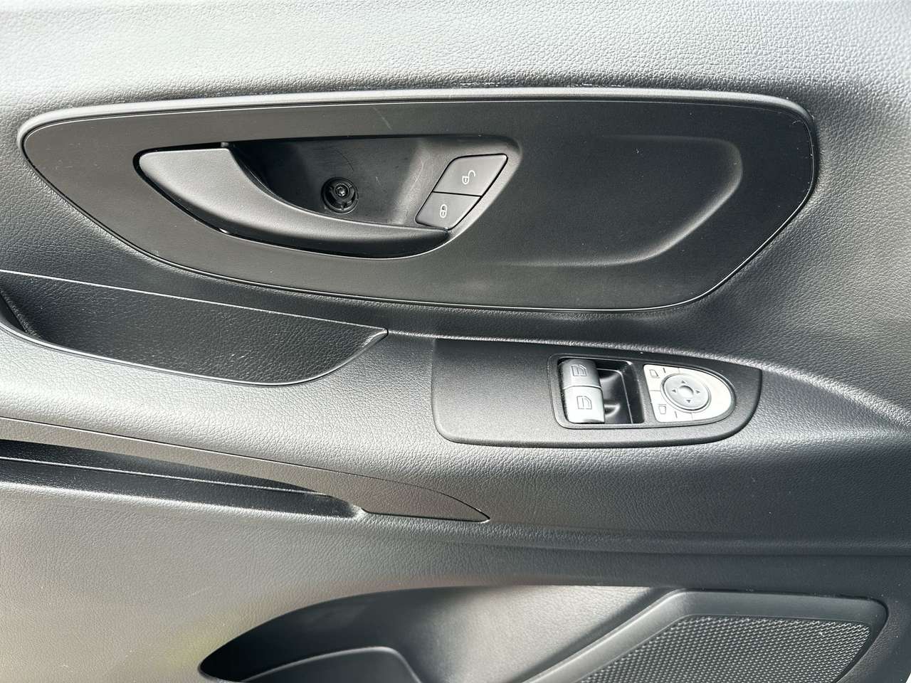 Mercedes-Benz Vito 116 CDI PRO/9G TRON/NAVI/TREKH 2500 KG/HOUTVLOER/ — foto 13 van 15