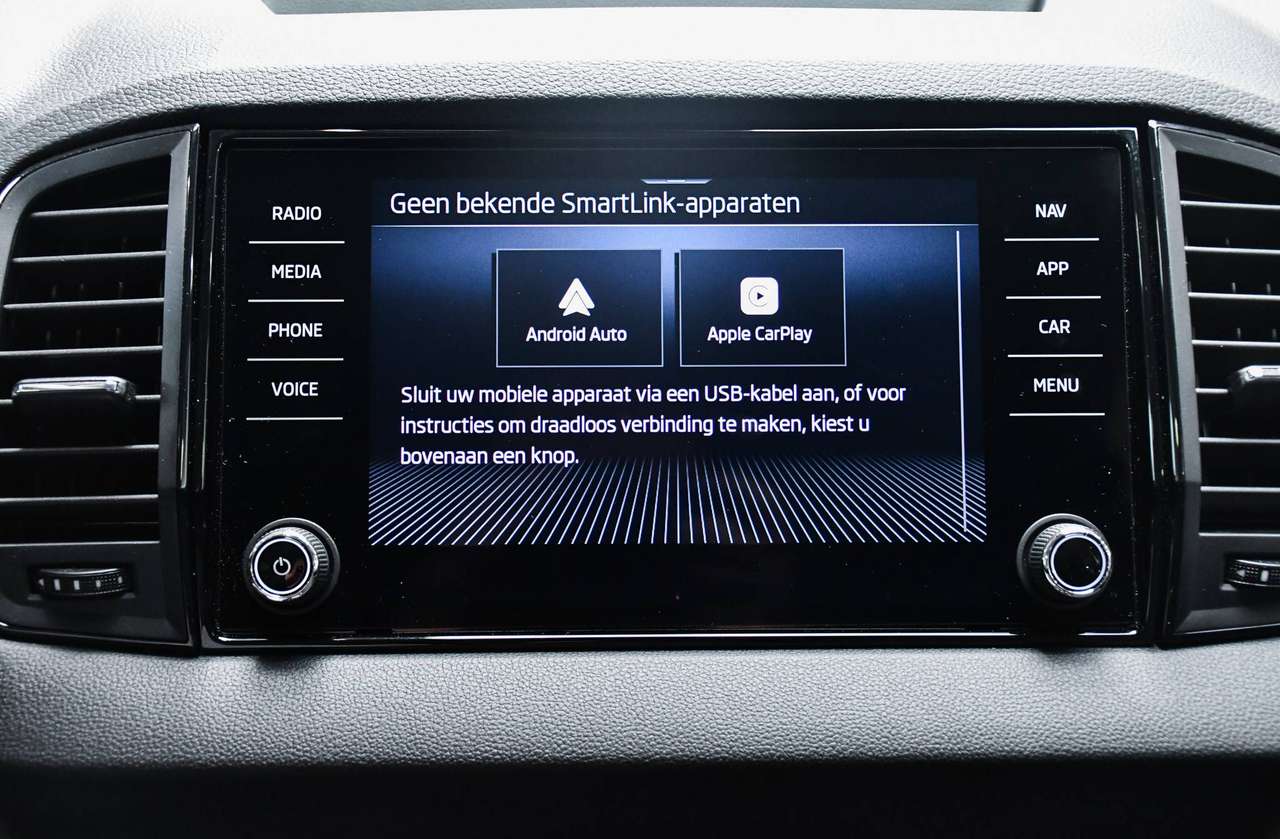 Skoda Karoq Karoq 1.5 TSI ACT Family DSG - NAVIGATIE / CAMERA / SMARTLINK / WINTERPACK / PDC / CC — foto 12 van 21