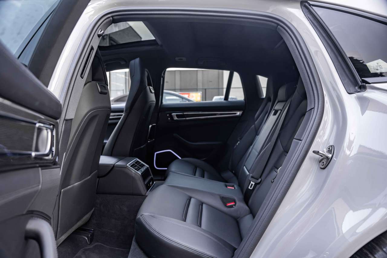 Porsche Panamera 4 E-Hybrid Sport Turismo PDLS/PANO/LUCHTV./BOSE/SOFTCLOSE/360° — foto 13 van 25